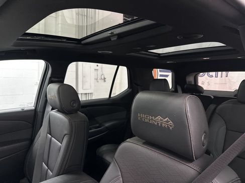 Used 2022 Chevrolet Traverse High Country AWD/4WD image 37