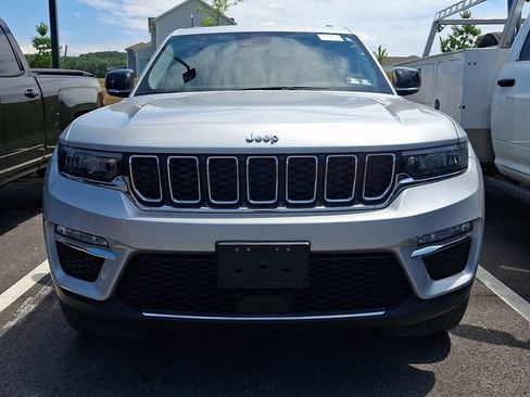 Used 2022 Jeep Grand Cherokee Limited AWD/4WD image 2