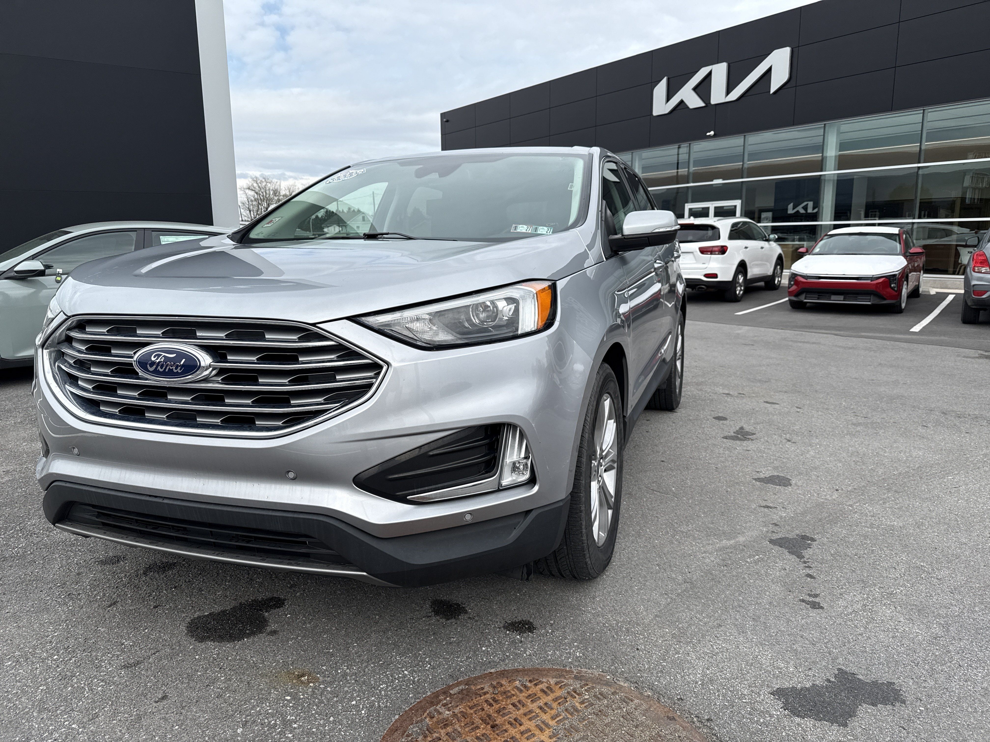Used 2022 Ford Edge Titanium AWD/4WD image 8
