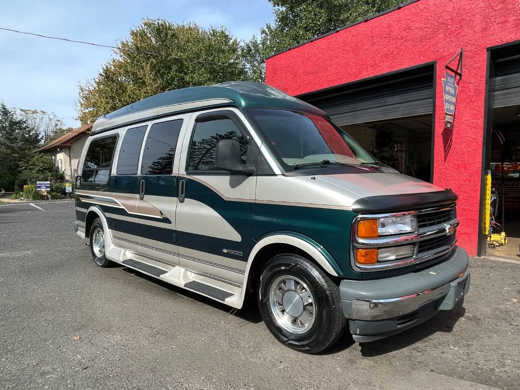 Used 1997 Chevrolet Express 1500 RWD image 2