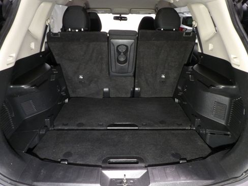 Used 2017 Nissan Rogue SV image 7