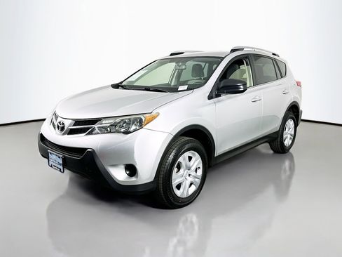 Used 2014 Toyota RAV4 LE AWD/4WD image 3
