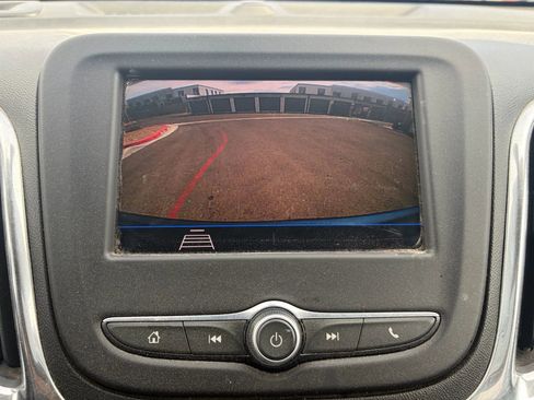 Used 2021 Chevrolet Equinox LT FWD image 15