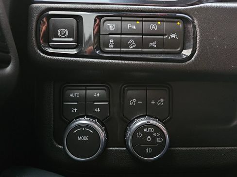 Certified 2026 GMC Yukon AT4 AWD/4WD image 40