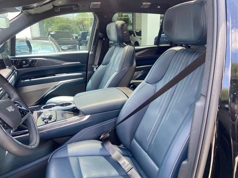Certified 2026 Cadillac Escalade IQ Sport 2 w/ LPO, ONYX Package AWD/4WD image 11