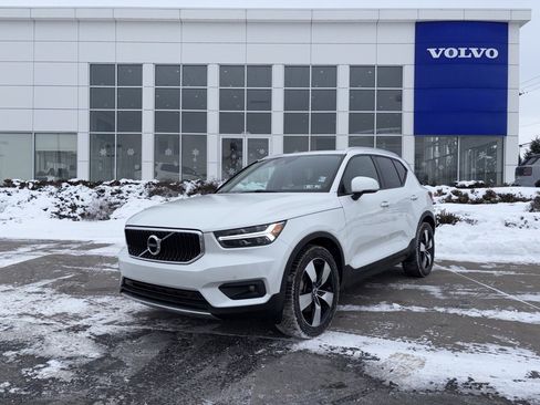 Used 2021 Volvo XC40 T5 Momentum w/ Premium Package image 43