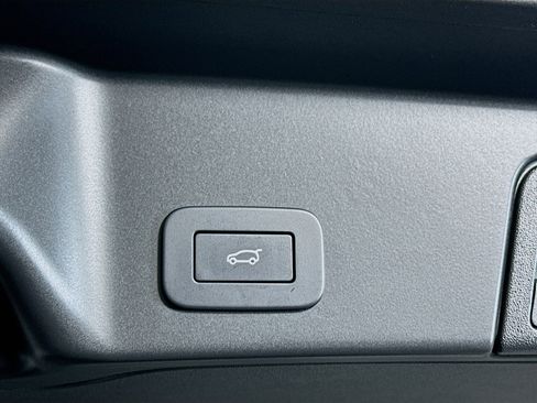 Used 2025 Land Rover Range Rover Evoque S image 32