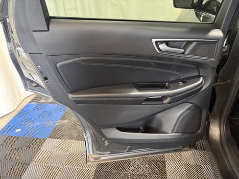Used 2016 Ford Edge Titanium w/ Equipment Group 302A AWD/4WD image 9