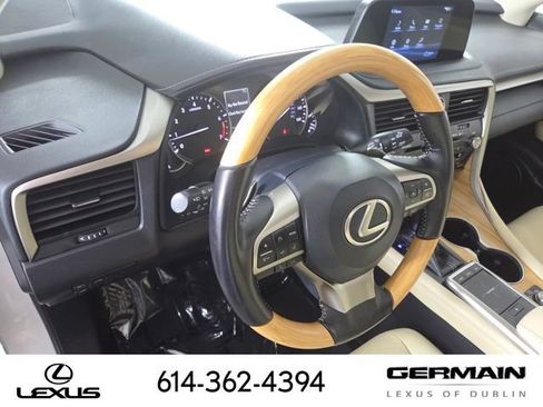 Certified 2022 Lexus RX 350L Premium w/ Premium Package AWD/4WD image 15