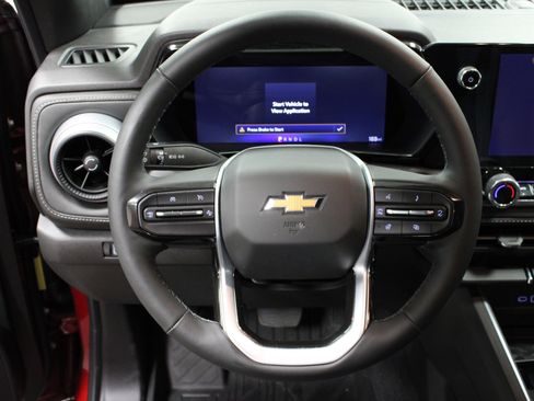 New 2025 Chevrolet Colorado LT w/ LT Convenience Package image 17