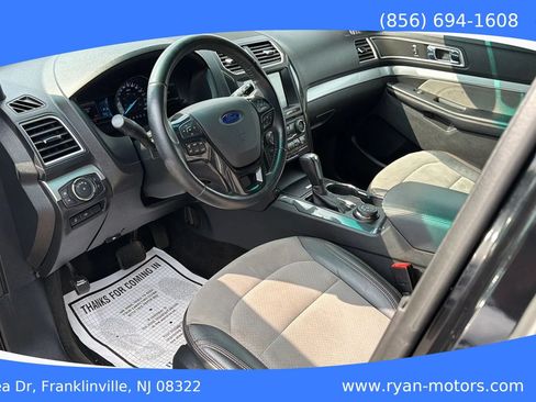 Used 2017 Ford Explorer XLT w/ XLT Appearance Package AWD/4WD image 14
