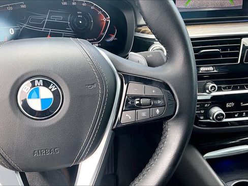 Used 2023 BMW 540i w/ Premium Package RWD image 10