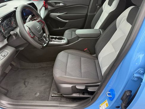 Used 2024 Chevrolet Trax RS w/ Driver Confidence Package FWD image 10