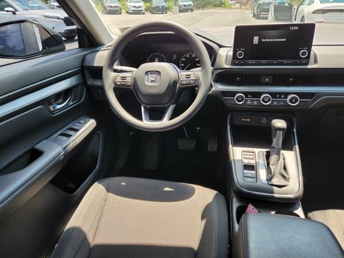 Used 2024 Honda CR-V LX image 12