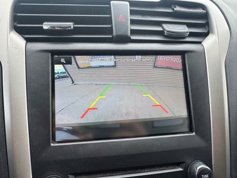 Used 2016 Ford Fusion SE w/ Equipment Group 202A image 21