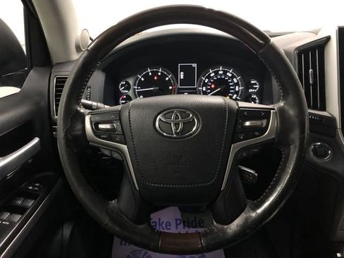 Used 2016 Toyota Land Cruiser AWD/4WD image 16