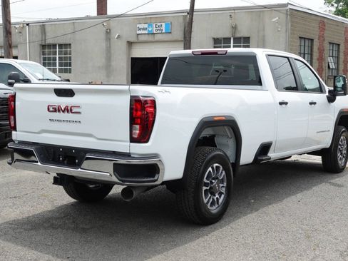 Used 2024 GMC Sierra 2500 Pro w/ Convenience Package image 3
