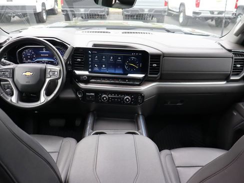 Used 2024 Chevrolet Silverado 2500 LTZ w/ LTZ Convenience Package AWD/4WD image 14
