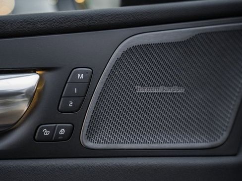 New 2026 Volvo XC60 B5 Ultra w/ Climate Package image 39