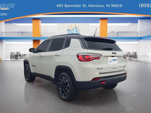Used 2019 Jeep Cherokee Trailhawk AWD/4WD image 15