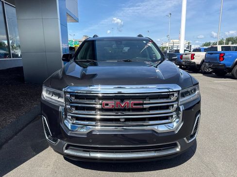 Used 2020 GMC Acadia SLT w/ Driver Alert Package II AWD/4WD image 3