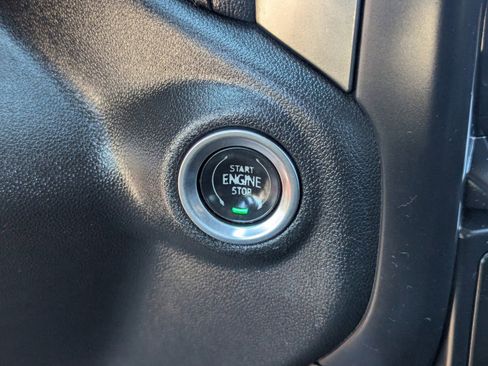 Used 2022 Chevrolet Silverado 1500 LT image 31