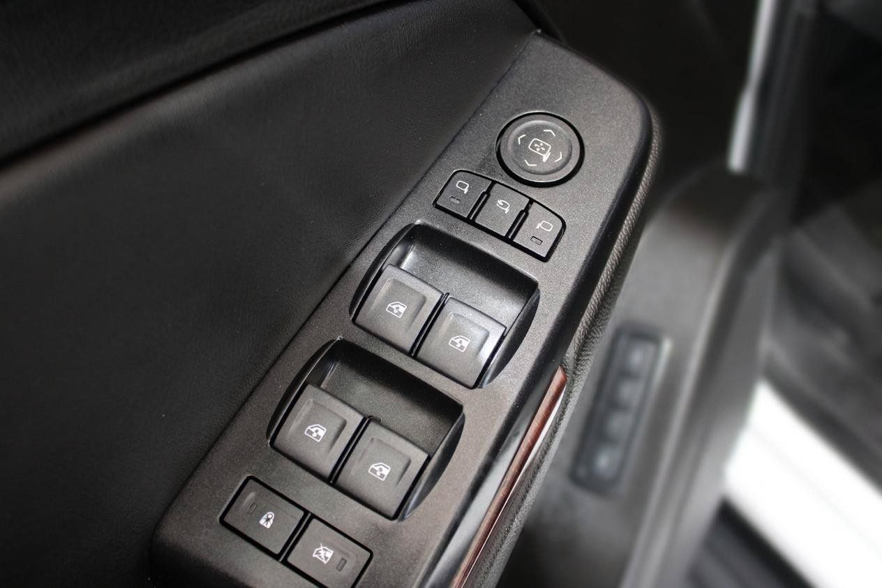 Used 2020 GMC Yukon XL SLT w/ Open Road Package AWD/4WD image 10