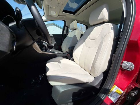 Used 2017 Ford Focus Titanium w/ Titanium Technology Package image 13