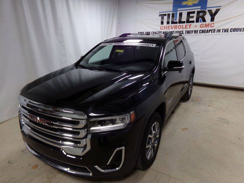 Used 2023 GMC Acadia SLT image 3