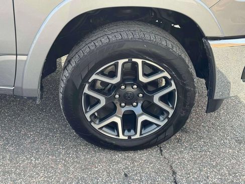 Used 2025 RAM 1500 Laramie AWD/4WD image 10