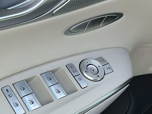 New 2026 Genesis GV70 2.5T Advanced image 18