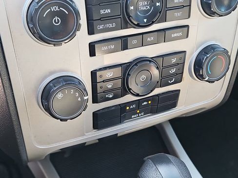 Used 2011 Ford Escape XLT w/ 202A Rapid Spec Order Code AWD/4WD image 30