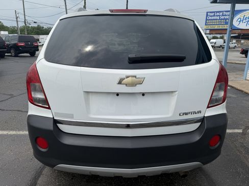 Used 2015 Chevrolet Captiva Sport LS image 4
