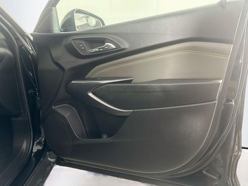 Used 2025 Chevrolet Trax ACTIV FWD image 29