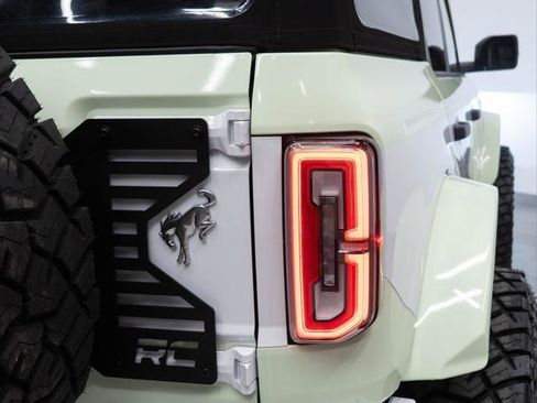 Used 2025 Ford Bronco Badlands AWD/4WD image 9