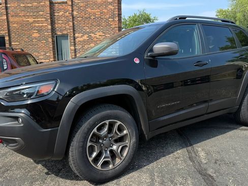 Used 2020 Jeep Cherokee Trailhawk w/ Comfort/Convenience Group AWD/4WD image 5