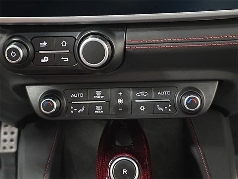 Used 2020 Ferrari Portofino image 19