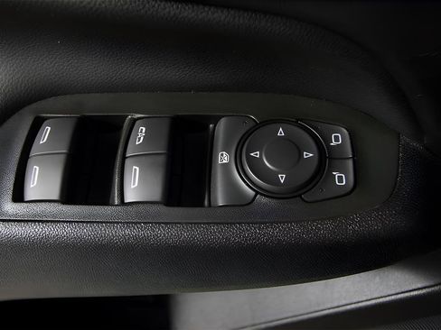 Used 2023 Chevrolet Equinox LT image 29