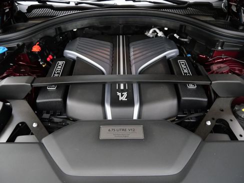 New 2025 Rolls-Royce Cullinan Black Badge image 32