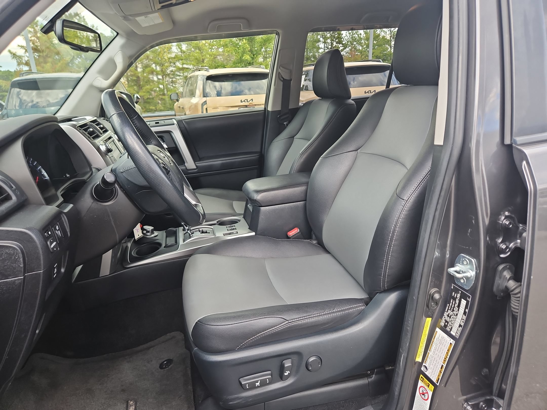 Used 2018 Toyota 4Runner SR5 Premium AWD/4WD image 24