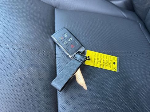 Used 2024 Land Rover Range Rover Velar Dynamic SE image 36