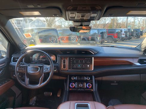 Used 2023 GMC Yukon Denali Ultimate image 33