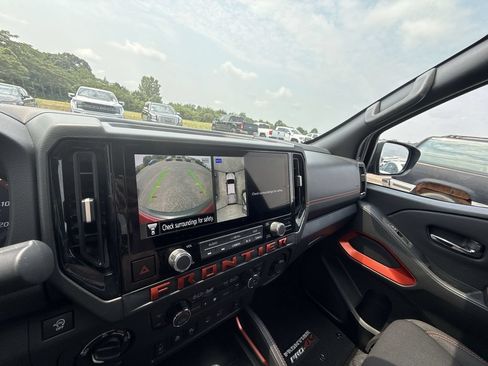 Used 2025 Nissan Frontier PRO-4X w/ Pro Convenience Package AWD/4WD image 21