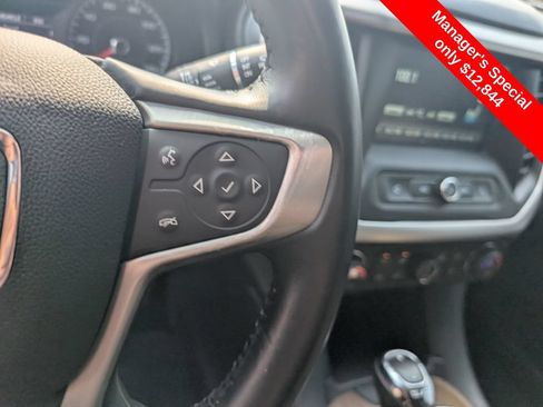 Used 2018 GMC Acadia SLE AWD/4WD image 17