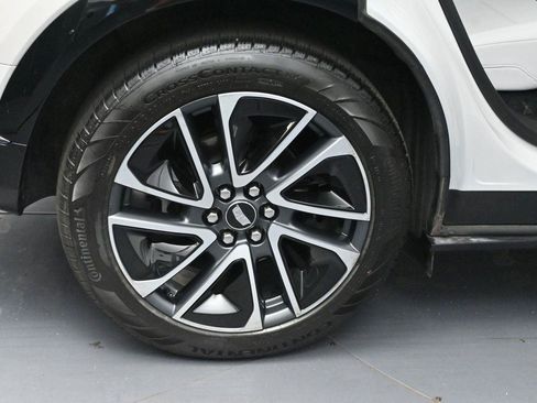 Certified 2025 Cadillac Optiq Sport 1 AWD/4WD image 36