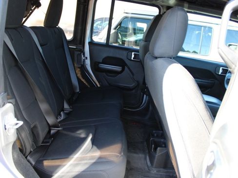 Used 2018 Jeep Wrangler Unlimited Sport S image 25