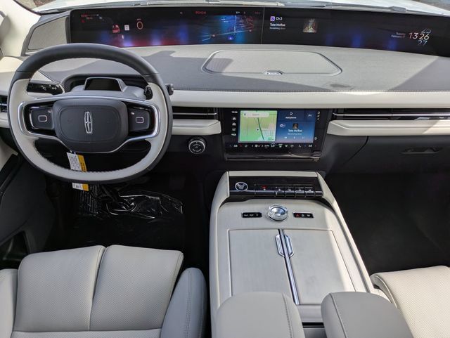 New 2026 Lincoln Navigator L Premier AWD/4WD image 15