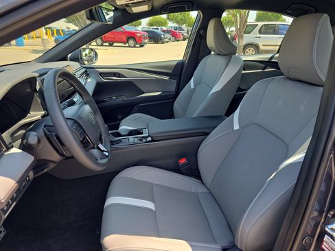 Used 2026 Toyota Camry SE w/ Multimedia Upgrade Package FWD image 12