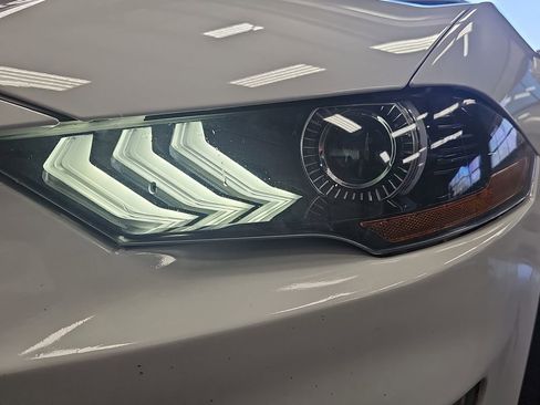 Used 2019 Ford Mustang GT Premium RWD image 31
