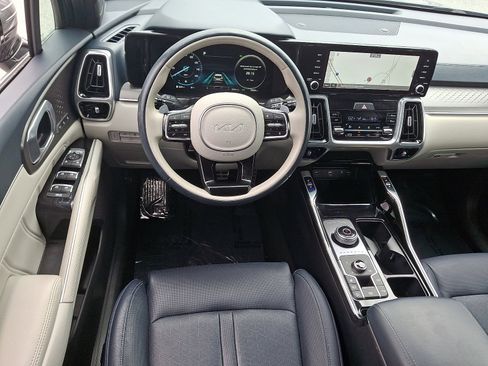 Certified 2023 Kia Sorento SX Prestige AWD/4WD image 11
